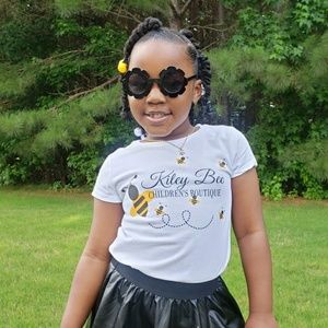 Meet your Posher, Ebony